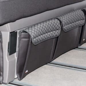 2 Taschen UTILITY für den Bettkasten 2er-Bank Vorderseite VW T6.1 California Beach, Design VW T6.1 „Quadratic/Leder Titanschwarz"